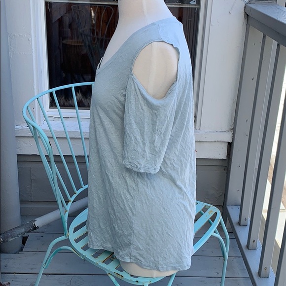 Crinkle cold shoulder top - Picture 2 of 6